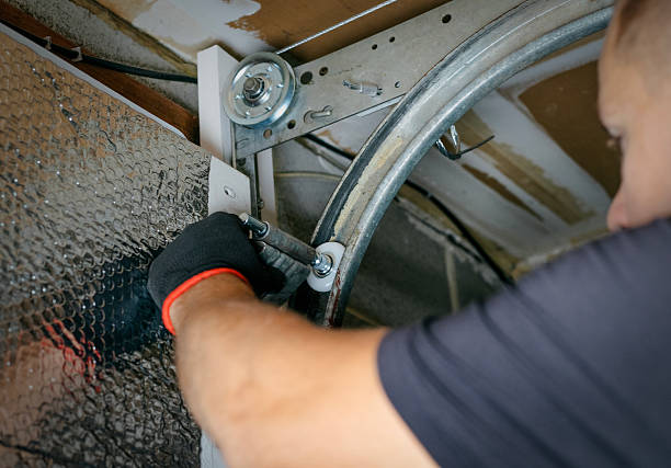Affordable Garage Door solutions in Hiawatha, KS